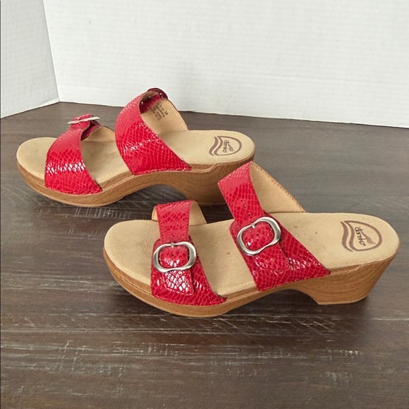 Dansko Sophie Women's Red Leather Snake Two Strap Sandal Size 7.5 EU 38 Comfort - Picture 7 of 10